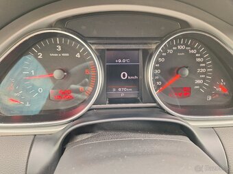 Audi Q7 3.0 TDI S-Line Quattro 7 míst - 9
