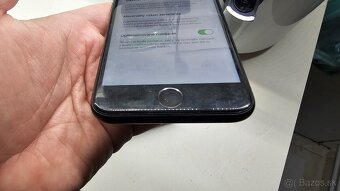 Apple iPhone SE 2020 64GB tmavý - 9