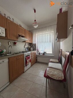 Rodinný dom s garážou v Hlohovci, časť Šulekovo - 9