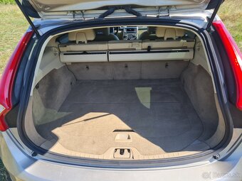 Predám Volvo V60 2.0 D3 (2013) - 9
