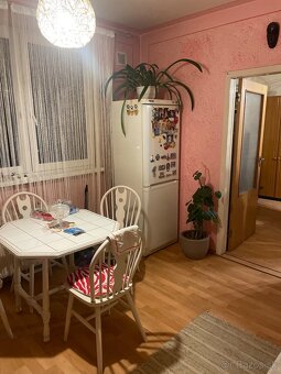 3izbovy byt s balkonom.. - 9