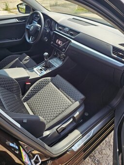 Skoda superb 2,0 TDI Manual 110kw - 9
