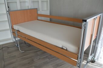 Zdravotnícka posteľ s elektrickým zdvihom a polohovaním - 9