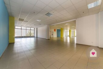 GA/CENTRUM - Veľký obchodný priestor o výmere 337m2 s parkov - 9