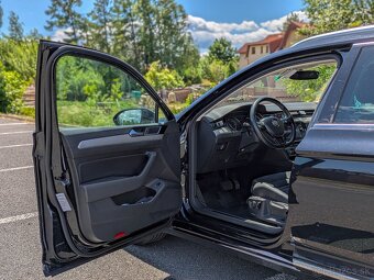 Volkswagen Passat Variant 2.0 TDI 140kW Highline 4MOTION DSG - 9