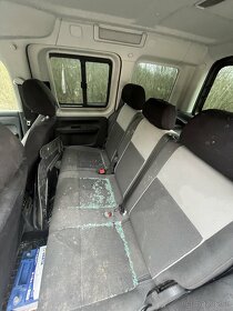 volkswagen caddy III 1.6tdi 75kw rozpredám na náhradné diely - 9
