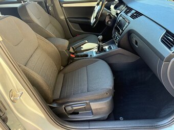 Skoda Octavia combi 2,0 TDi 4x4 - 9