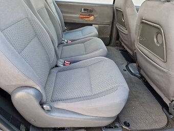 Predám Volkswagen Sharan 1.9 TDI 85 KW..7-miest,bez korozie - 9