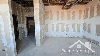Predaj 3 izbového bytu s balkónom v priamom centre mesta Zvo - 9