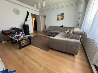 Na predaj rodinný dom, 2x garáž, pozemok o výmere 570m2 - ob - 9