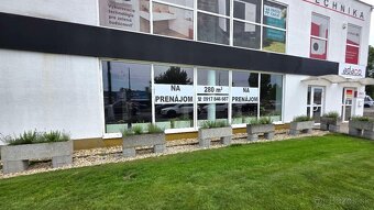 280 m2 na frekventovanom mieste s parkovaním - 9