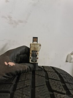 ZIMNE PNEU 255/60 R18 CONTI - 9