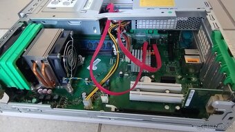 Predám stolný počítač Fujitsu Siemens Esprimo E5625 - 9