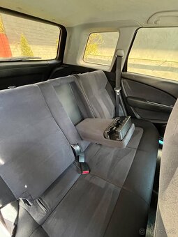 Mitsubishi Outlander - 9