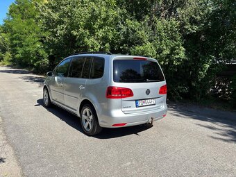 Volkswagen Touran 2.0 TDI Highline DSG - 9