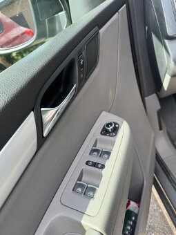 Volkswagen Sharan 2.0 103kw  7miest - 9