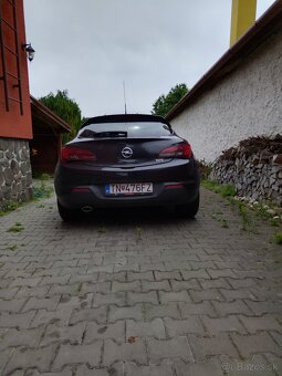 Opel astra gtc - 9