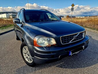 Volvo XC90 2.4 D5 MOMENTUM - 9