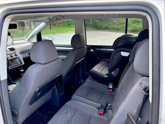 VW Touran HIGHLINE 2.0Tdi 125kw 170Ps Rok 2009 - 9