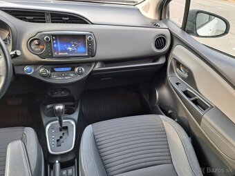 Toyota Yaris Hybrid Automat Benzín - 9