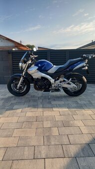 SUZUKI GSR600 - 9