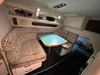 Obytna motorova jachta sea ray 290 sundancer - 9
