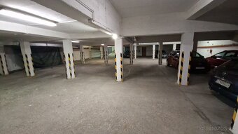 Predám nadštandard 2-izbový byt, Centrum Trnavy, Garáž - 9