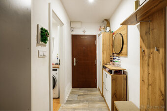 Na predaj zrekonštruovaný 3-izbový byt Sídlisko III - 9