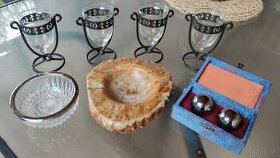 Retro věci  - popelníky, bakelitové rádio, lampa,baterky - 9