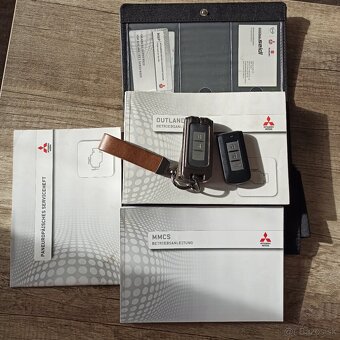 Mitsubishi Outlander 4x4 2.2DID 7-miestne - 9