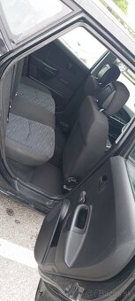 Kia Ceed - 9