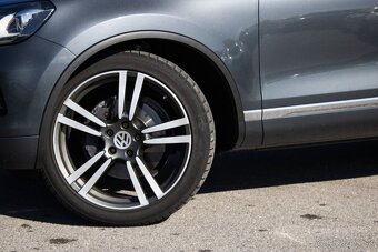Volkswagen Touareg II 4.2 V8 TDI Premium, 250 kW, A8, 5d. - 9