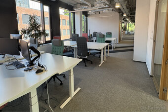 Prenájom samostatného kancelárskeho traktu 867 m² pri nábrež - 9