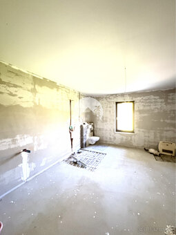 Exkluzívne iba u nás Reality KOMPLEX s.r.o. Vám ponúkana - 9