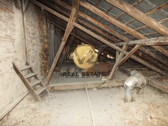 Na PREDAJ budova v centre mesta Nitra - 9