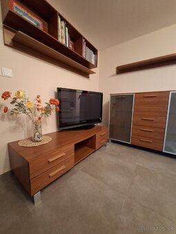 Obývacia zostava + TV - 9