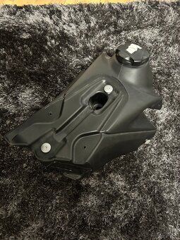 Rám z ktm sxf 450 2022, nádrž, - 9