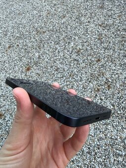 IPhone 12 - baterie 94% - 9