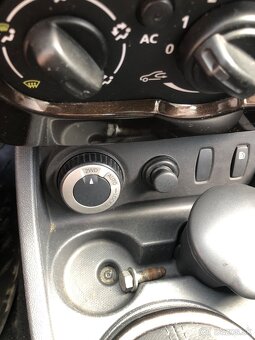 Duster 4x4 Rok 2013 diezel 81 kW nova Stk Ek klima - 9
