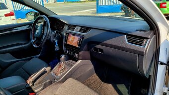 Škoda Octavia Combi 2.0 TDI RS DSG 4x4 - 9