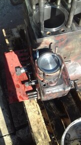 GO NA MOTORY ZETOR MAJOR UR1 UR2 CRISTAL LKT - 9
