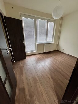 2i byt 550€ s energiami, 45 m2, 2 balkóny, pivnica - 9