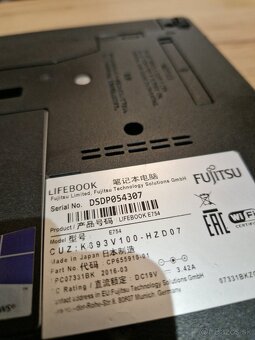 Fujitsu Lifebook E754 notebook i3, 8GB ram, 256GB SSD - 9