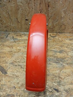 Babetta 210 predný blatník starý typ - červený - 9