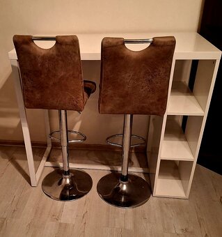 Barový stôl + Barové stoličky - 9