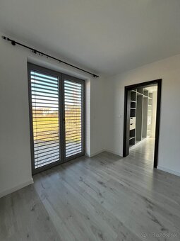Na predaj moderný 4- izbový bungalov, Raková - 9