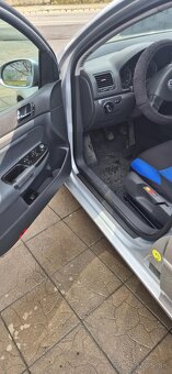 Volkswagen Golf V - 9