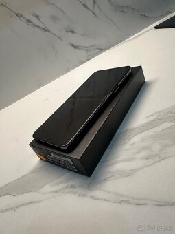 Samsung Galaxy Z Flip5 512GB Black - 9