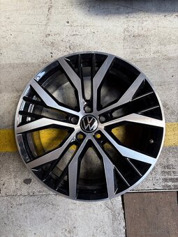 Volkswagen disky R19, model Santiago - 9