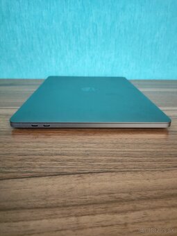 Apple MacBook Pro 13 2017 – i5 / 8GB / 256GB - 9